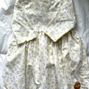 Smiling Button snowflake dress 5T